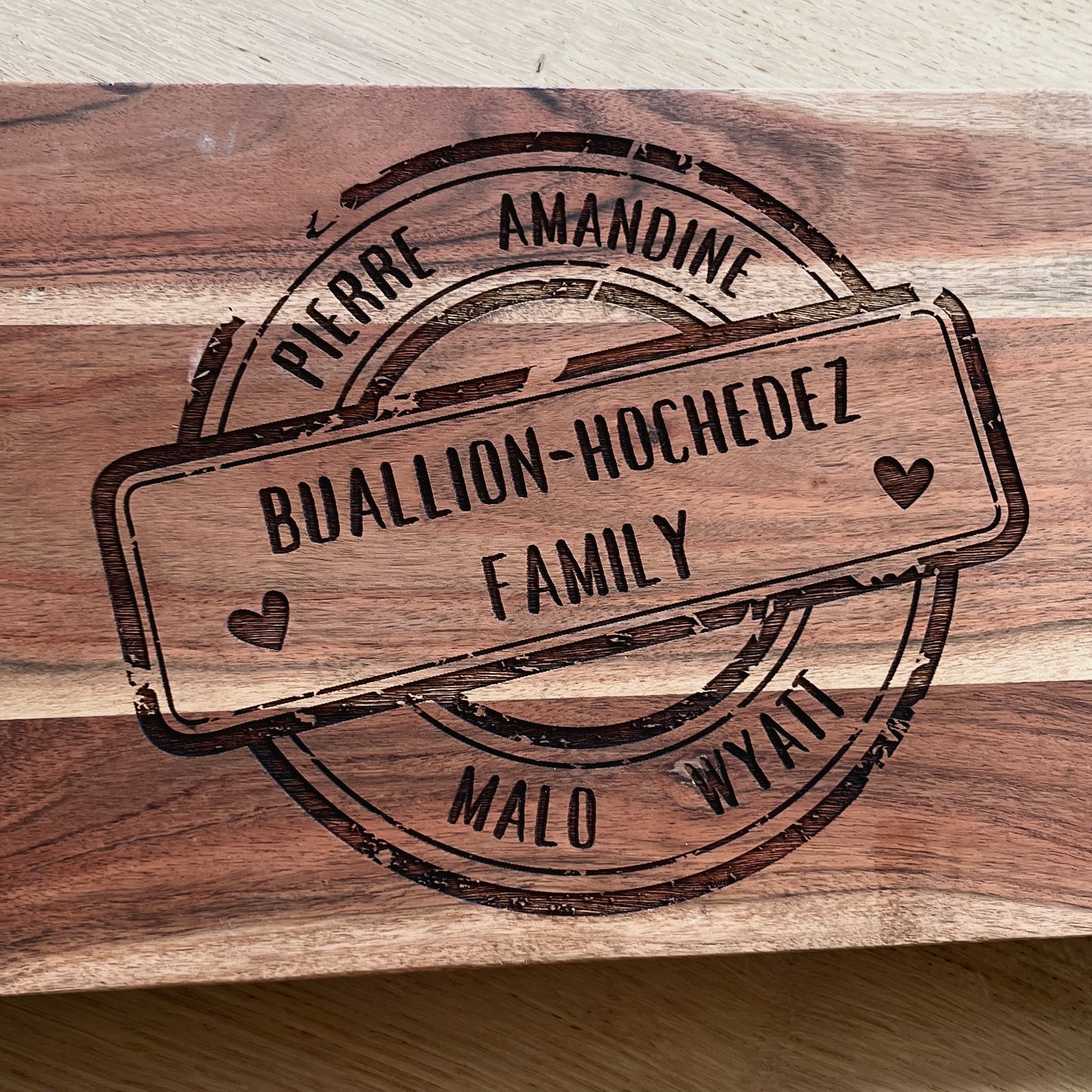 Planche de service en acacia personnalisable (XXL)