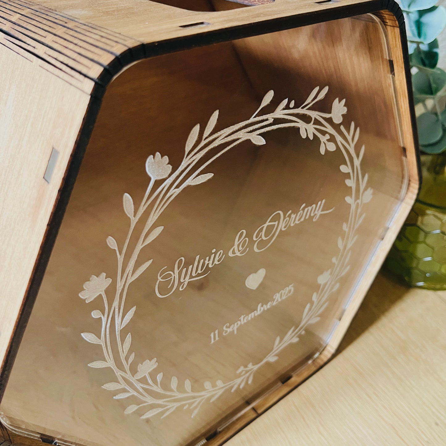 Urne à enveloppes personnalisée en bois